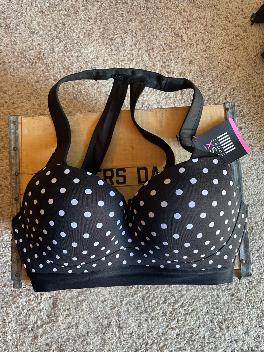 BNWT VICTORIA’S SECRET Polka Dot Sports Bra Size 34C